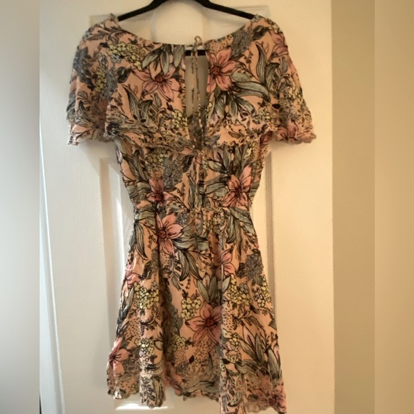 MINKPINK Floral Dress w Lace Detail size XS 🌸 - Picture 4 of 6